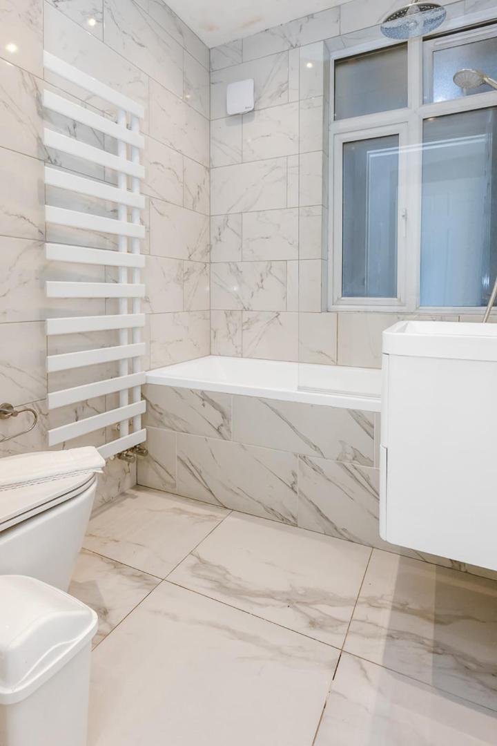 Outstanding 2 Bed Apartment In Central Camden Sleeps 6 London Kültér fotó